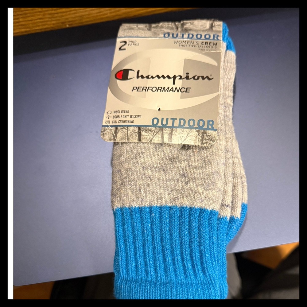NWT Champion Outdoor Women's Crew Wool Blend Socks Shoe Size 5-9 Blue Gray